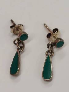 lot 94P image: Vintage Sterling Silver Drop Earrings with Green Inlay