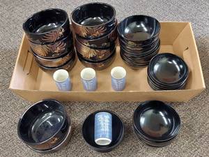 lot 109P image: Japanese Lacquer Bowls and Blue Bamboo Cups Set