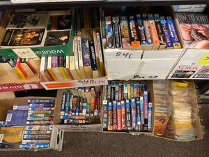 lot 40S image: Massive Lot of Science Fiction Paperback Books Collection
