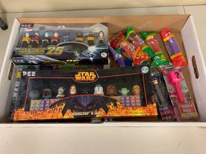 lot 100S image: PEZ Dispenser Collectors Lot