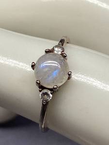lot 21B image: 925 Sterling Silver Moonstone Ring Size 5.75