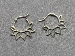 lot 29B image: Sterling Silver 925 Sunflower Earrings