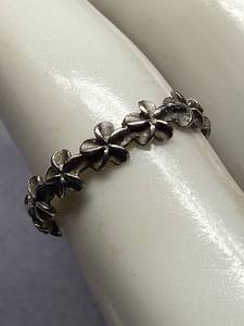 lot 32B image: Sterling Silver 925 Flower Ring 925 Size 7