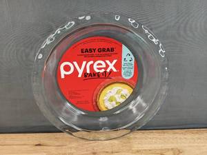 lot 64 image: Brand New Pyrex 9.5 Glass Baking Dish N