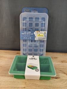 lot 117 image: Brand New CWC Ice Cube Tray with Lid an Food Mold Tray N