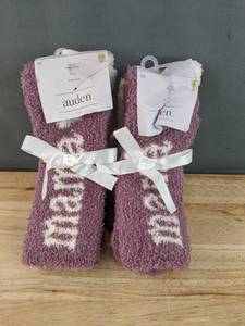 lot 104 image: 4 Brand New Pairs of Auden Cozy Crew Socks Womens Shoe Size 4-10 - Purple & Cream N