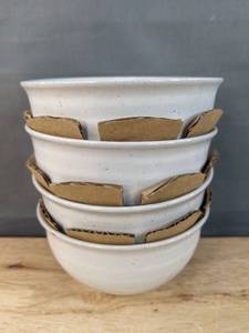 lot 108 image: 4 Brand New Hearth & Hand with Magnolia Stoneware Bowls N