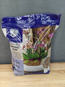 lot 227 image: Brand New SuperMoss (23114) Orchid Potting Bark, Natural, 4 Quarts N