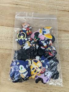 lot 27E image: 28 Brand New Sonic the Hedgehog Video Game Character Croc Charms N
