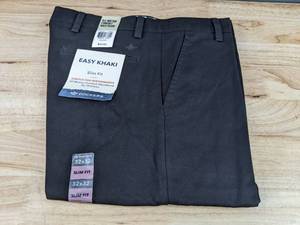 lot 252 image: Brand New Dockers Mens No Wrinkle Black Pant Slim Fit Size 32 x 32  $50 Retail N