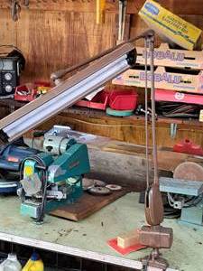 lot 20 image: 4 Work Light  Work Bench Mounted Adjustable Swing
