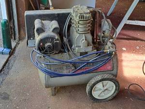 lot 26 image: Campbell Hausfeld Power Pro 11-Gallon 7.8-CFM Air Compressor with Air Hose