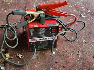 lot 33 image: Lincoln Electric Hobby-Weld 14-Gallon 14-GA 25V50A AC Arc Welder