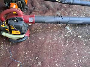 lot 39 image: Poulan Pro PPB430VS 430-CFM 25cc Gas Blower PPB430VS (RedBlack)