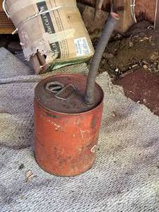 lot 57 image: 5-Gallon Metal Gas Can (Red)