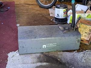 lot 59 image: Tempo Products Company L-O-N-G Cruise Metal Fuel Tank