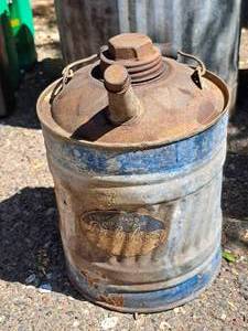 lot 72 image: Vintage Metal OilFuel Can