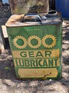 lot 74 image: Vintage 2-U.S.-Gallon Metal Gear Lubricant Can (empty)