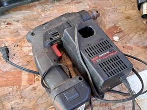 lot 112 image: Sears Craftsman 38-drive 7.2V Cordless DrillDriver with Battery, Charger