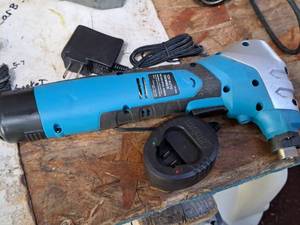 lot 124 image: Altocraft 12V Cordless Auto Hammer with Battery, Charger