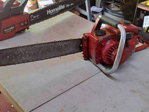 lot 56 image: Vintage Montgomery Ward Chainsaw 16 Bar