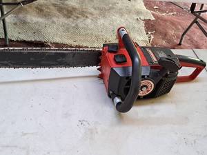 lot 133 image: Dynamark Automatic Oiler 36cc Chainsaw 14 Bar (RedBlack)