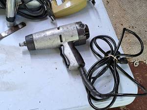 lot 149 image: Montgomery Ward Powr Kraft 12 Impact Wrench XBA85007A