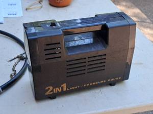 lot 186 image: Portable Compressor  2 in 1 Light  Light Pressure Gauge