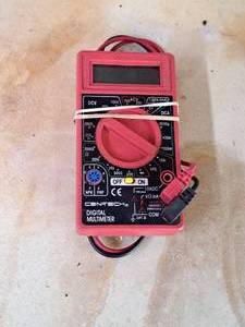 lot 196 image: Cen-tech Digital Multimeter
