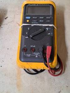 lot 198 image: Fluke 87 True RMS Multimeter