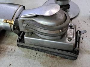lot 224 image: 3-12x6-12 Air Orbital Jitterbug Sander