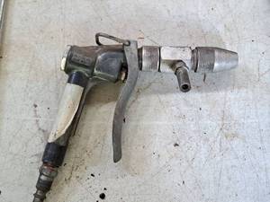 lot 230 image: Air Spray Gun