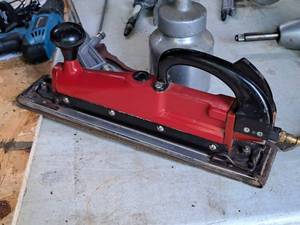 lot 231 image: 3x16 Air Straight Handle Sander  Double Piston