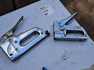 lot 246 image: Lot of (2) Assorted Hand Staplers