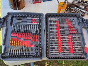 lot 247 image: Drillcraft Drill & Drive Accessory Set 253-piece DCT-00253 with Case