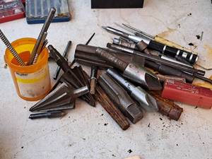 lot 253 image: Lot of  Assorted MillingMachining Bits