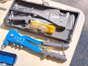 lot 289 image: Lot of (2) Riveting Tools and Rivets