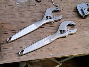 lot 328 image: Lot of (2) Adjustable Specialty Wrenches