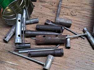 lot 339 image: Lot of (1 Can) Assorted Wrenches