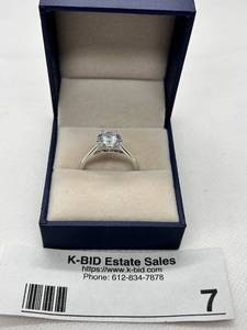 lot 7 image: Sterling Silver Ring with Brilliant-Cut Clear Stone