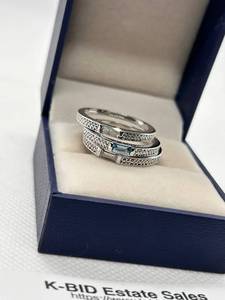 lot 13 image: Stunning Diamond and Aquamarine Ring