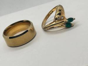 lot 56 image: Set of 2 Gold Rings Featuring Green Stone Accents