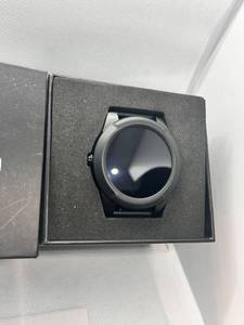 lot 61 image: Stride Smart Watch with Heart Rate Monitoring and Step Counter