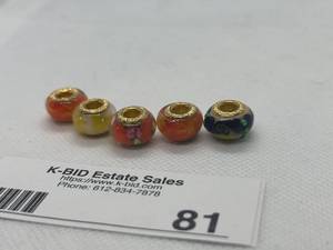 lot 81 image: Set of 5 Pandora Bracelet Charms with Floral Designs