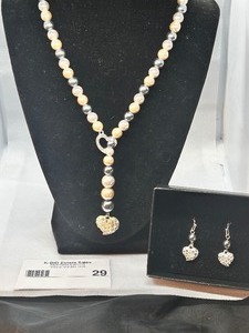 lot 29 image: Heart Pendant Necklace and Earrings Set with Pearls