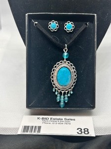 lot 38 image: Turquoise and Silver Necklace with Matching Earrings Set