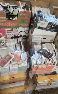 lot 6 image: Electronics (Phone Cases, Phone Accessories, and Cables)