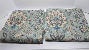 lot 35 image: Two 96 Linen Texture Window Curtains