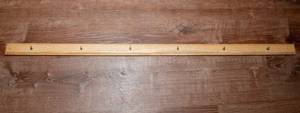 lot 43 image: Wooden Hook Hat Rail - 50 L