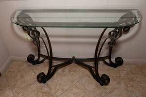lot 62 image: Glass Entry Table  Sleek and Contemporary